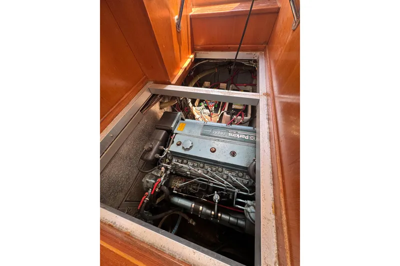 Slide: The Image of Transpacific Marine Pilothouse 32 1998 - 49