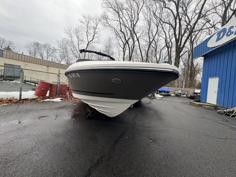 Slide: The Image of Sea Ray 230 SLX 2013 - 5