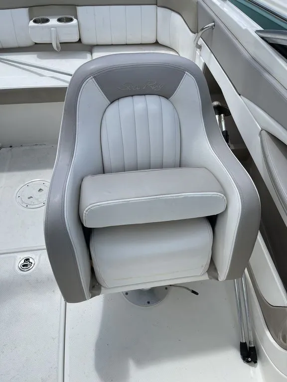 Slide: The Image of Sea Ray 230 SLX 2013 - 13