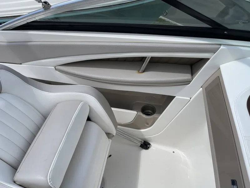 Slide: The Image of Sea Ray 230 SLX 2013 - 14
