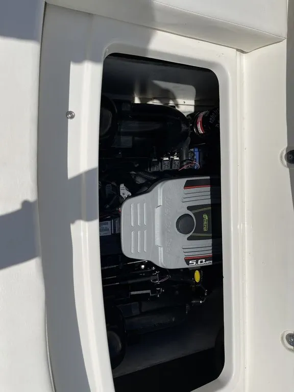 Slide: The Image of Sea Ray 230 SLX 2013 - 22