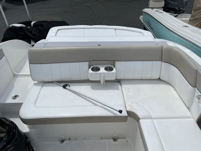 Slide: The Image of Sea Ray 230 SLX 2013 - 16