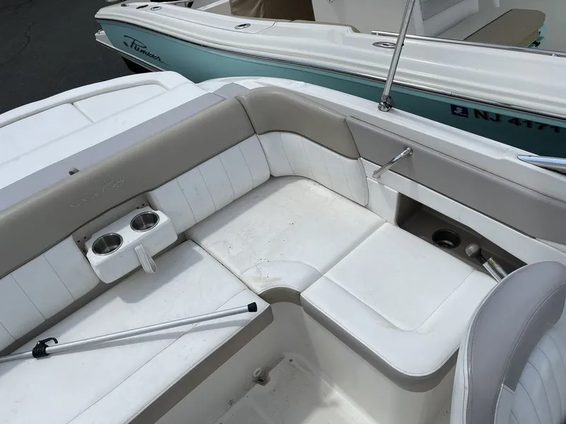 Slide: The Image of Sea Ray 230 SLX 2013 - 15