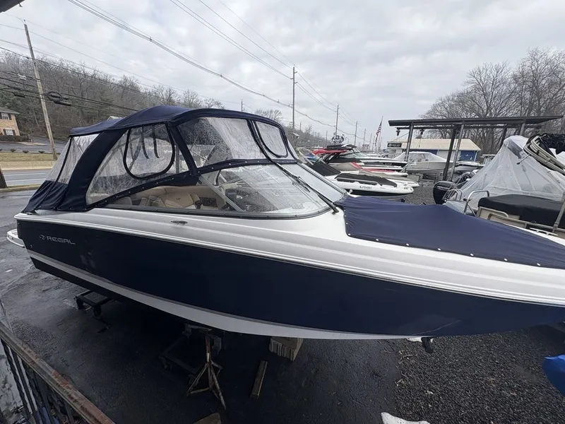Slide: The Image of Regal 2700 ES 2016 - 7