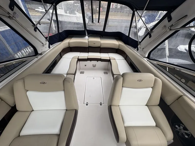 Slide: The Image of Regal 2700 ES 2016 - 10