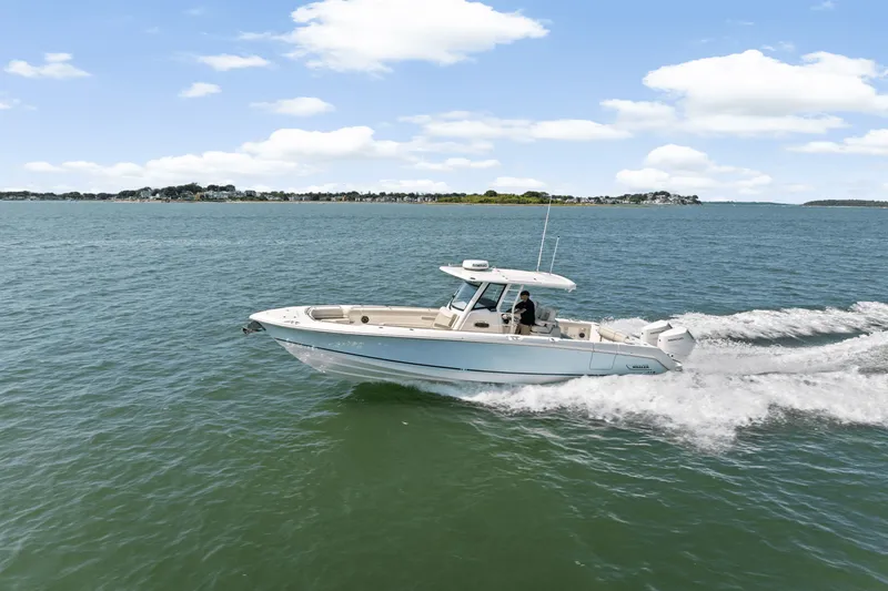 Slide: The Image of Boston Whaler 330 Outrage 2025 - 1