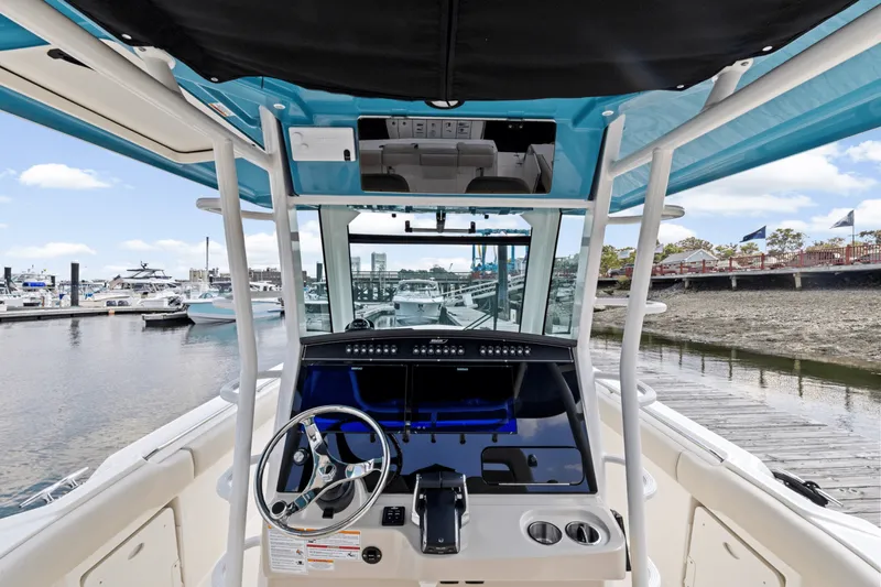 Slide: The Image of Boston Whaler 330 Outrage 2025 - 26