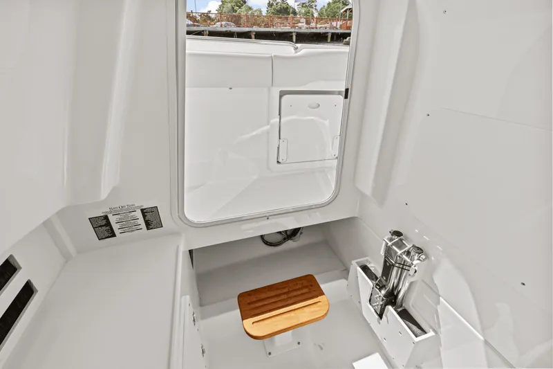 Slide: The Image of Boston Whaler 330 Outrage 2025 - 34