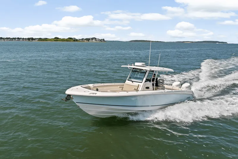 Slide: The Image of Boston Whaler 330 Outrage 2025 - 4