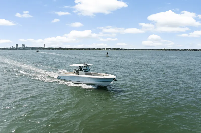 Slide: The Image of Boston Whaler 330 Outrage 2025 - 48