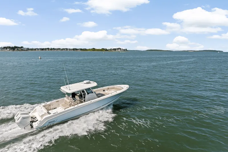 Slide: The Image of Boston Whaler 330 Outrage 2025 - 50
