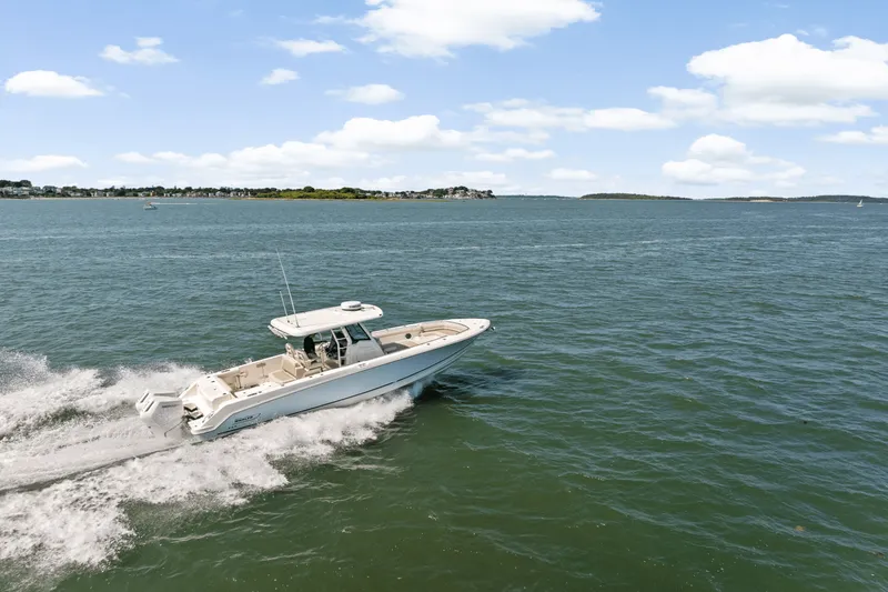 Slide: The Image of Boston Whaler 330 Outrage 2025 - 53