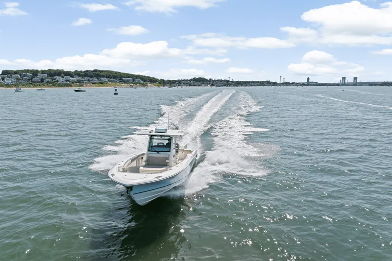 Slide: The Image of Boston Whaler 330 Outrage 2025 - 54