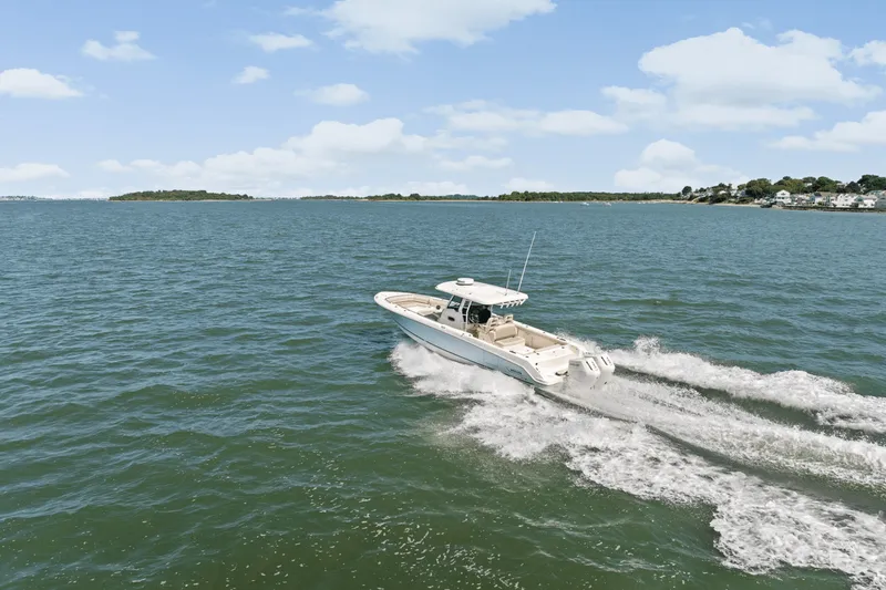 Slide: The Image of Boston Whaler 330 Outrage 2025 - 55