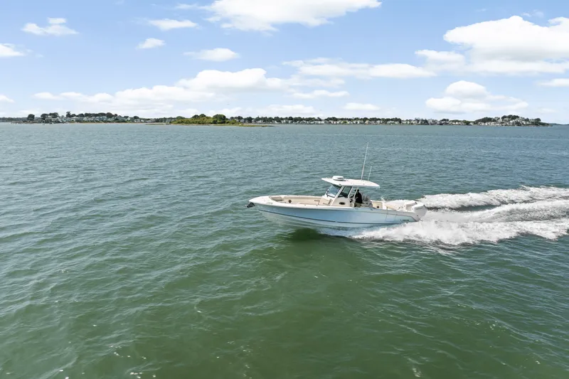 Slide: The Image of Boston Whaler 330 Outrage 2025 - 58