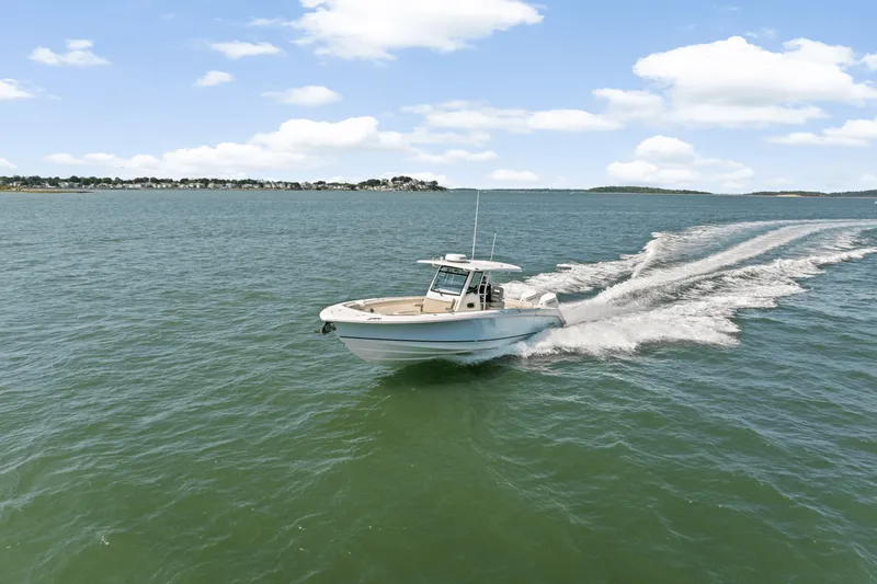 Slide: The Image of Boston Whaler 330 Outrage 2025 - 59