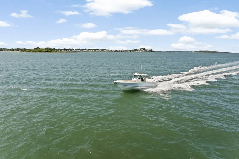 Slide: The Image of Boston Whaler 330 Outrage 2025 - 60