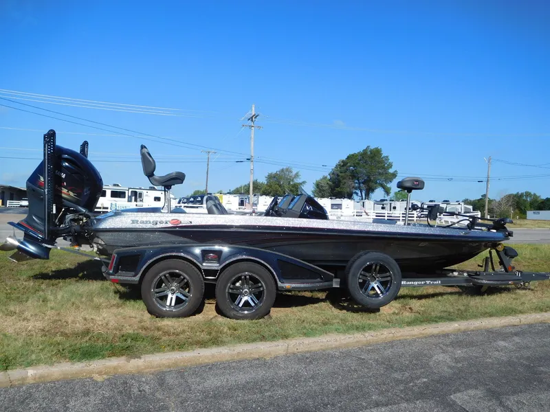The Image of Ranger Z520L Dual Console 2020 - 0
