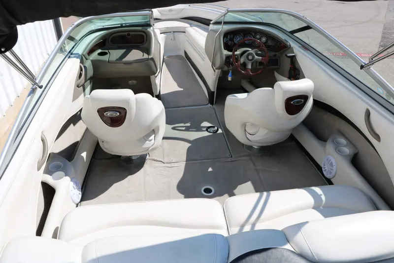 Slide: The Image of Crownline Boats 202 BR 2004 - 17