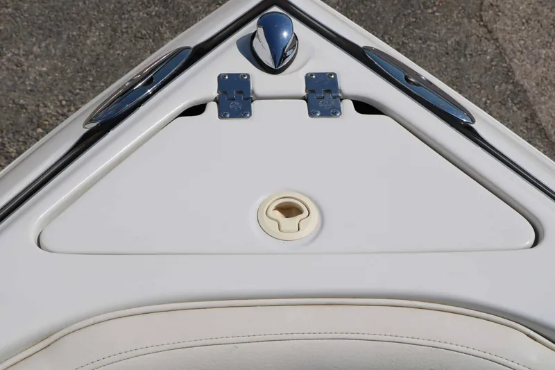 Slide: The Image of Crownline Boats 202 BR 2004 - 36
