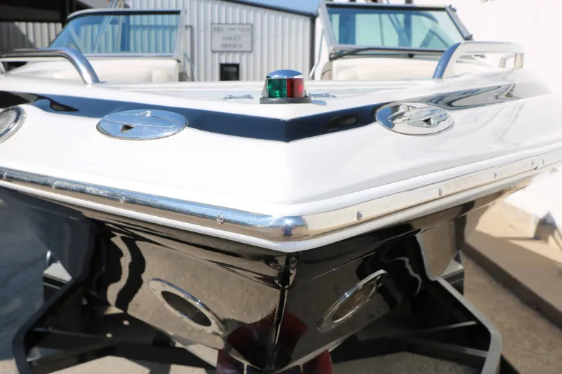 Slide: The Image of Crownline Boats 202 BR 2004 - 11