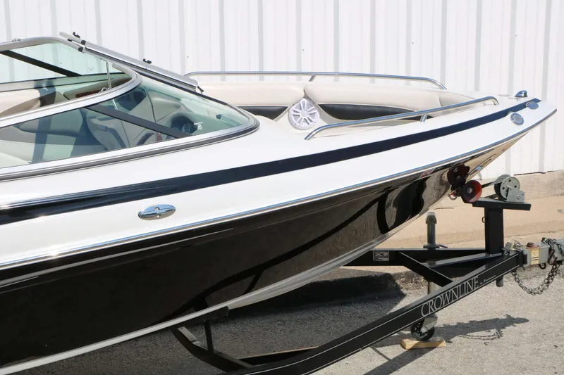 Slide: The Image of Crownline Boats 202 BR 2004 - 16