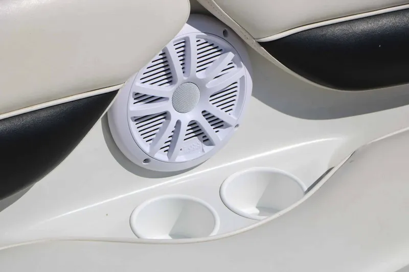 Slide: The Image of Crownline Boats 202 BR 2004 - 23