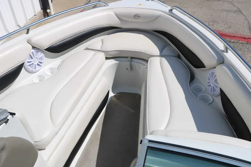 Slide: The Image of Crownline Boats 202 BR 2004 - 21