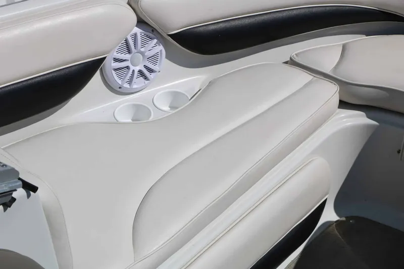 Slide: The Image of Crownline Boats 202 BR 2004 - 22