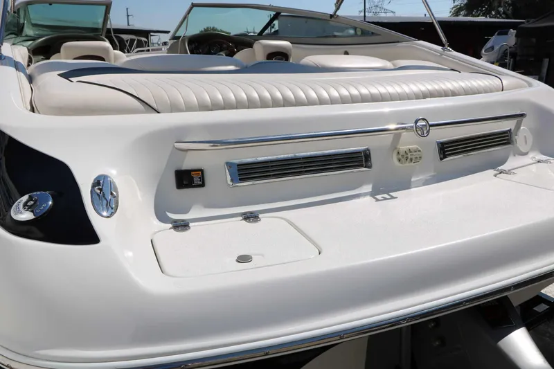Slide: The Image of Crownline Boats 202 BR 2004 - 13
