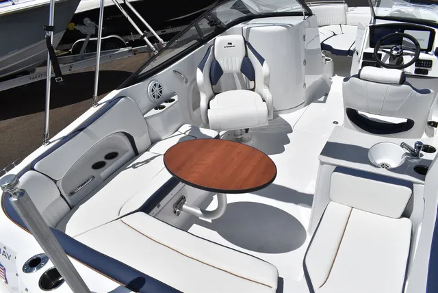 Slide: The Image of Stingray 231DC 2026 - 33
