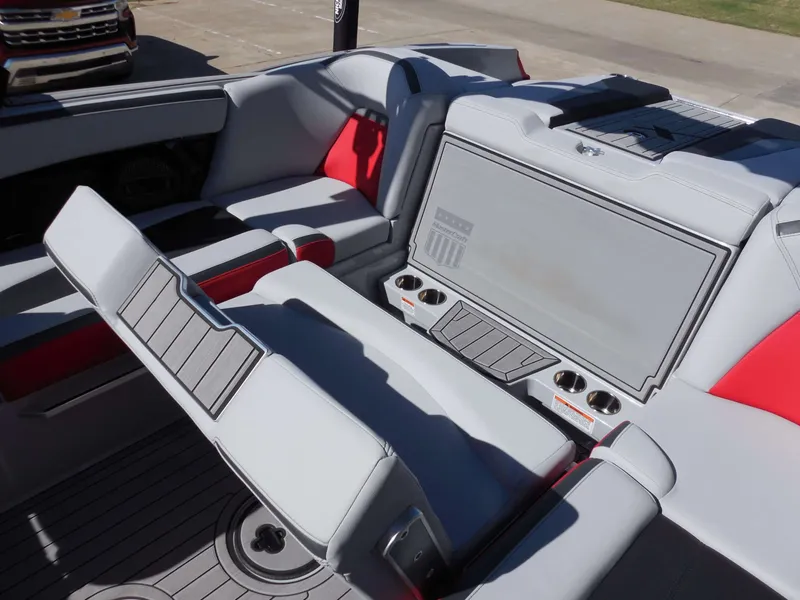 Slide: The Image of MasterCraft Xstar-S 2023 - 24