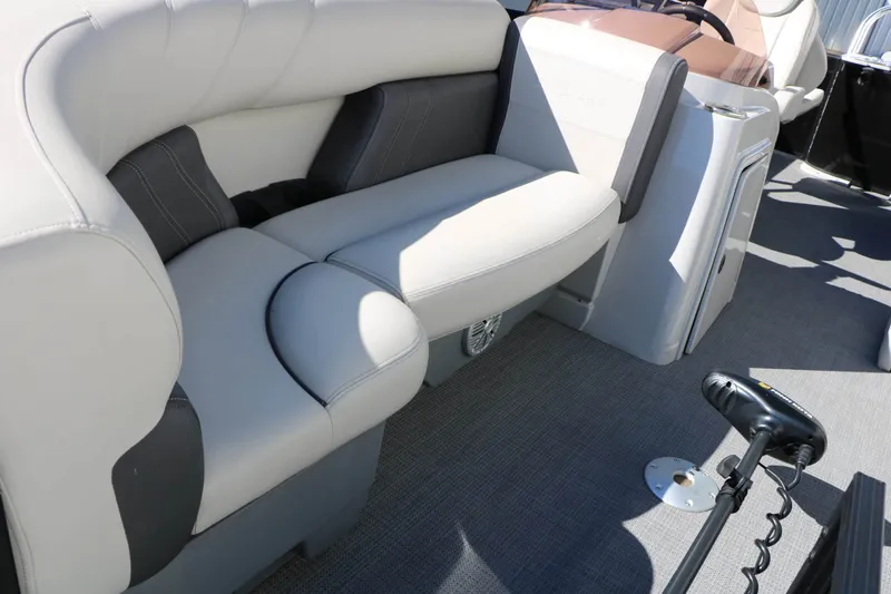 Slide: The Image of Sylvan Mirage 820 Party Fish 2023 - 23