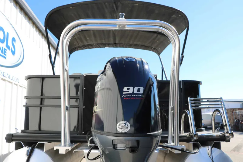 Slide: The Image of Sylvan Mirage 820 Party Fish 2023 - 7