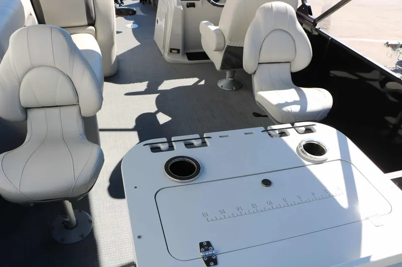 Slide: The Image of Sylvan Mirage 820 Party Fish 2023 - 36