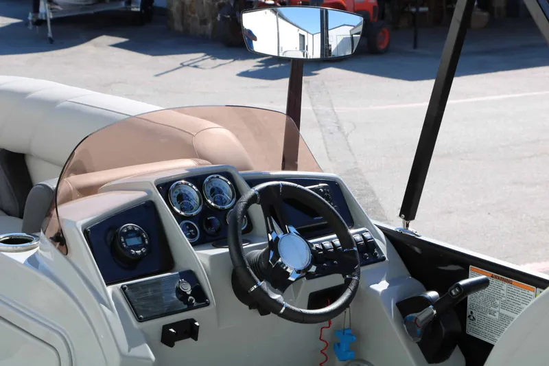 Slide: The Image of Sylvan Mirage 820 Party Fish 2023 - 39
