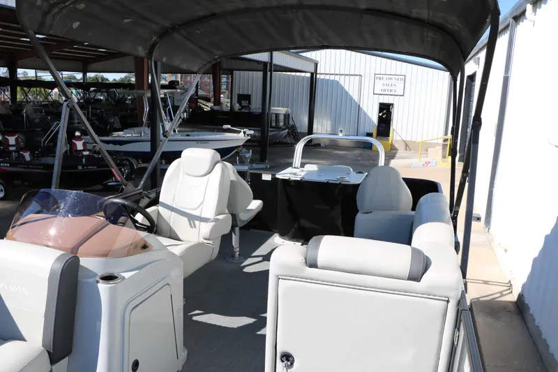 Slide: The Image of Sylvan Mirage 820 Party Fish 2023 - 27