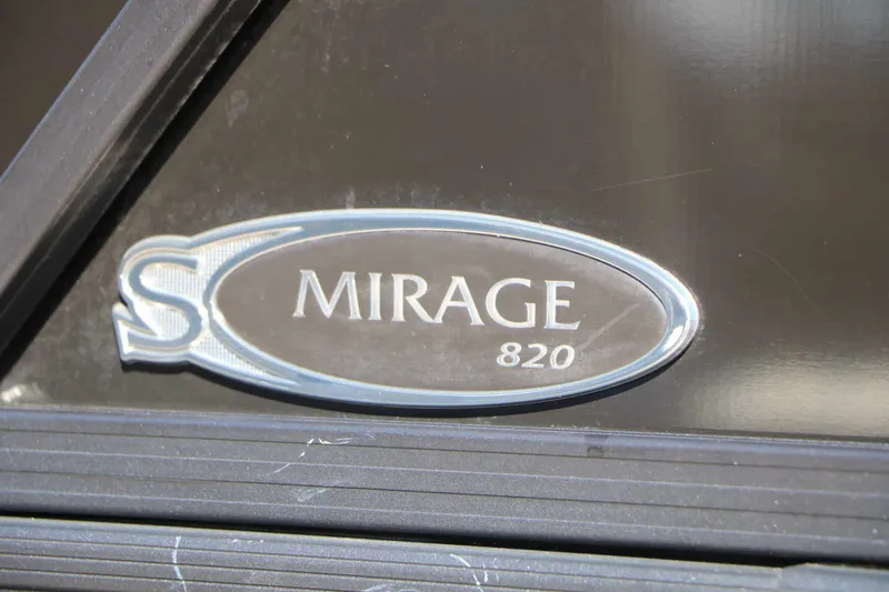 Slide: The Image of Sylvan Mirage 820 Party Fish 2023 - 11
