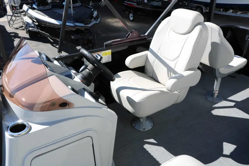Slide: The Image of Sylvan Mirage 820 Party Fish 2023 - 53