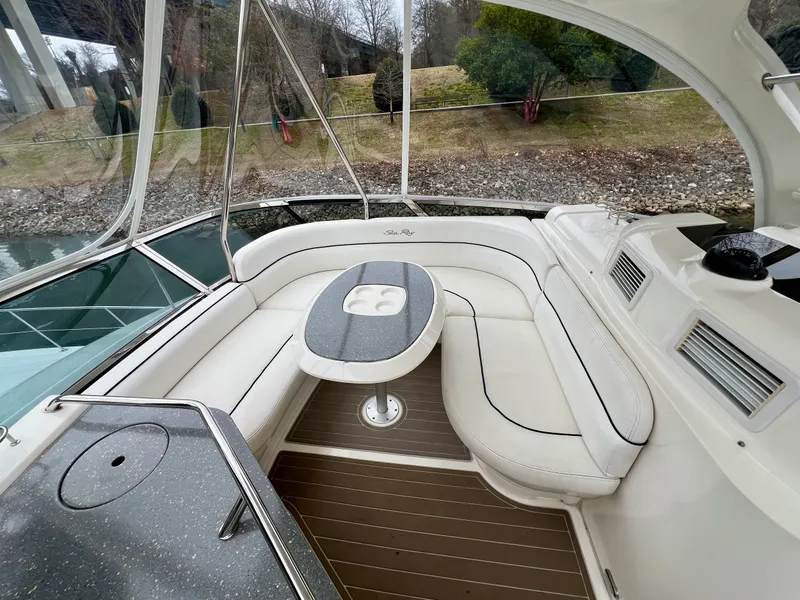 Slide: The Image of Sea Ray 52 Sedan Bridge 2007 - 30