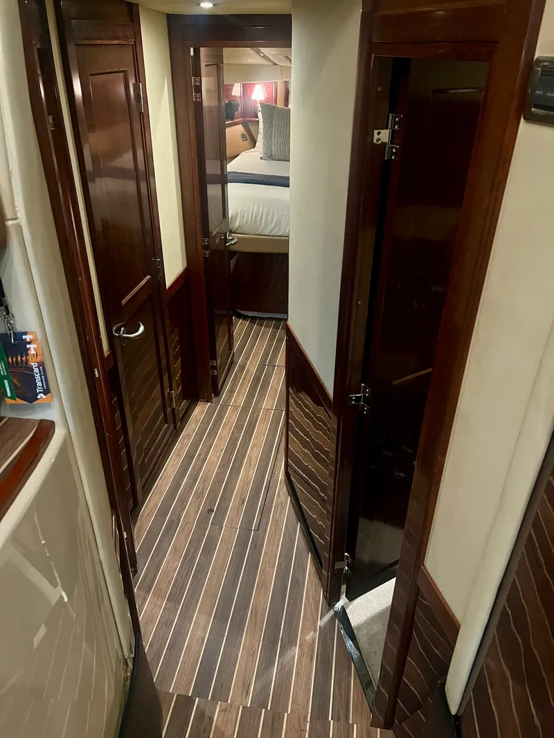 Slide: The Image of Sea Ray 52 Sedan Bridge 2007 - 16