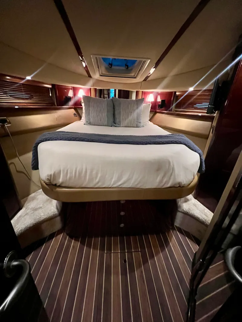Slide: The Image of Sea Ray 52 Sedan Bridge 2007 - 17