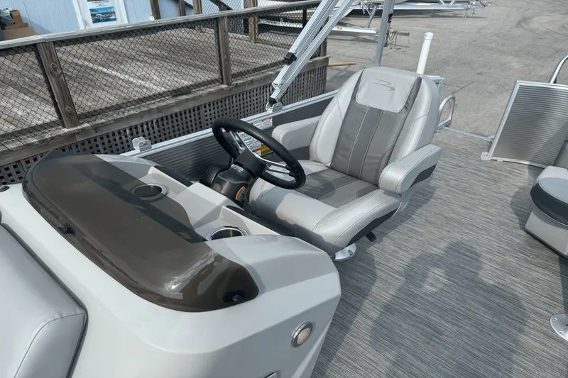 Slide: The Image of Bennington 21 SX 2020 - 7