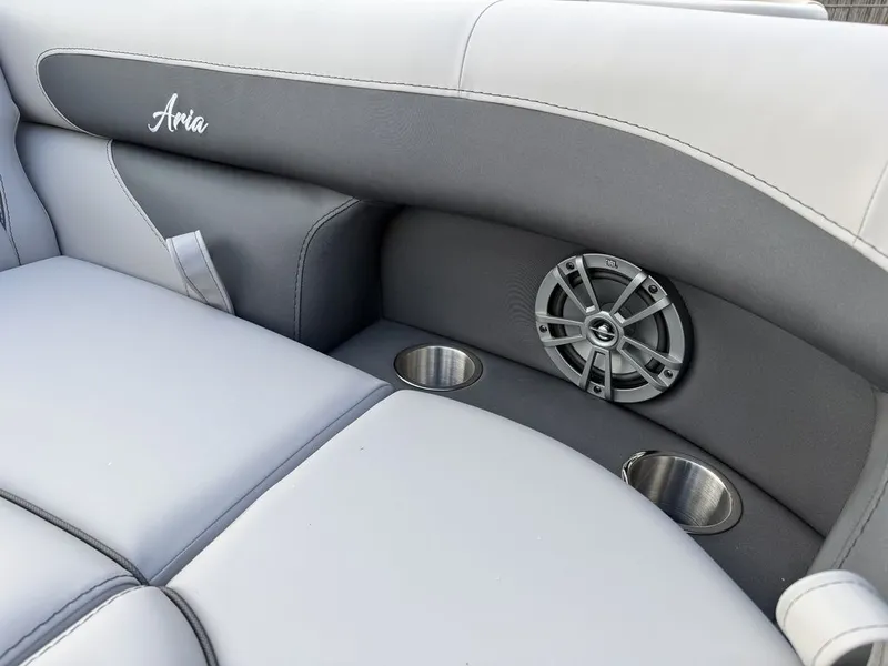 Slide: The Image of Barletta Boats A20L 2026 - 16