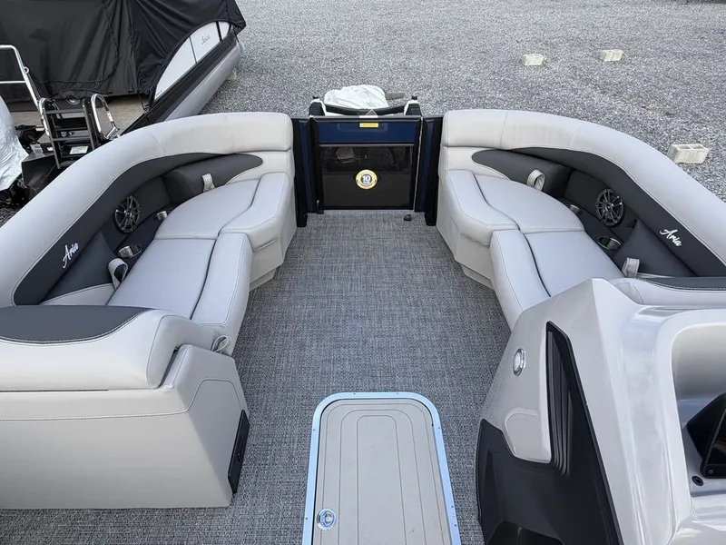 Slide: The Image of Barletta Boats A20L 2026 - 17