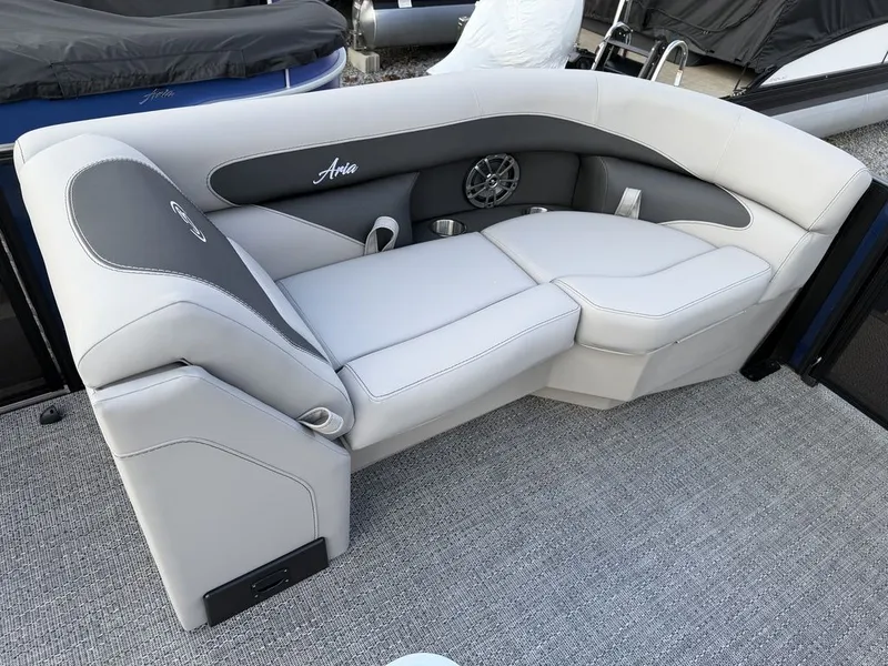 Slide: The Image of Barletta Boats A20L 2026 - 18
