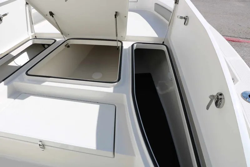 Slide: The Image of Ranger 2660 Bay 2022 - 35
