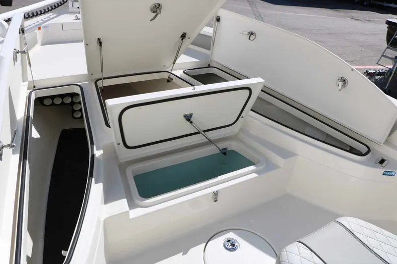 Slide: The Image of Ranger 2660 Bay 2022 - 32