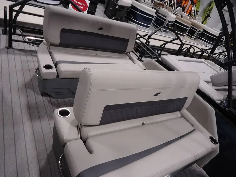 Slide: The Image of Starcraft Marine CX 23 DL 2025 - 2