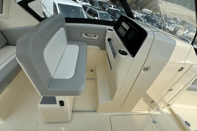 Slide: The Image of Scout 277 Dorado 2025 - 17